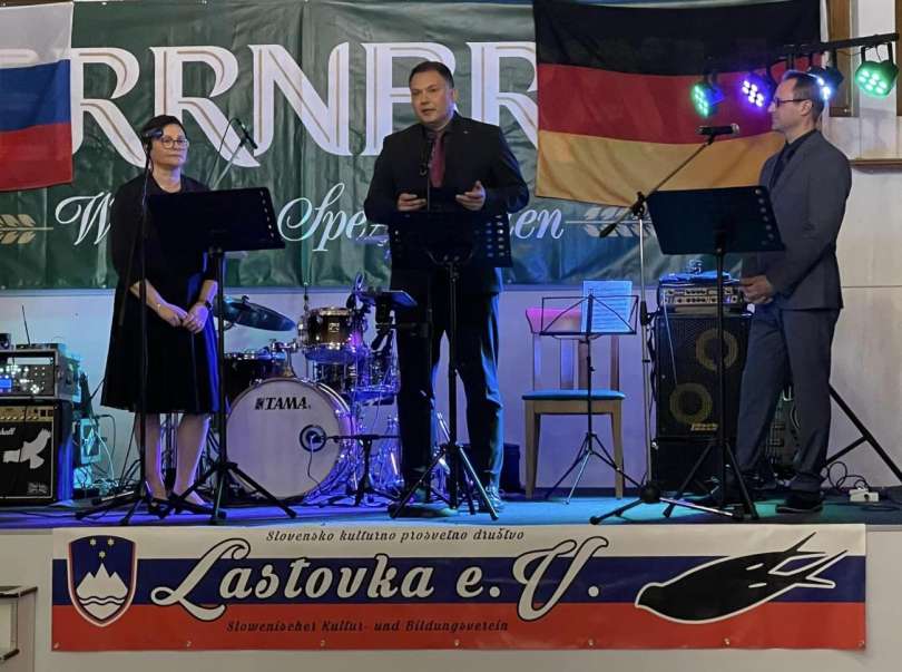 Župan Damjan Anželj se je minuli konec tedna udeležil praznovanja kulturnega praznika, ki ga je v nemškem mestu Ingolstadt priredilo tamkajšnje slovensko kulturno društvo Lastovka.