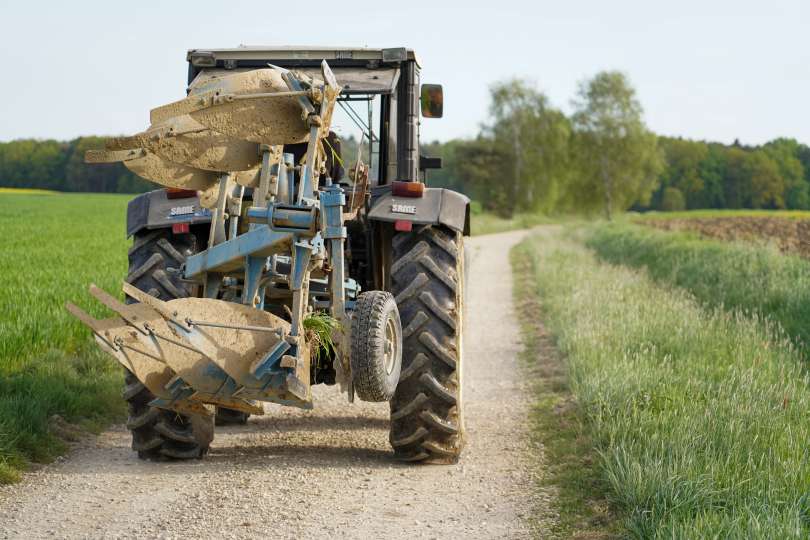 Sklad kmetijskih zemljišč in gozdov Republike Slovenije je lanskega julija dal v zakup zemljišča, med drugim tudi ta, ki jih je do tedaj obdelovalo Kmetijsko gospodarstvo Lendava.