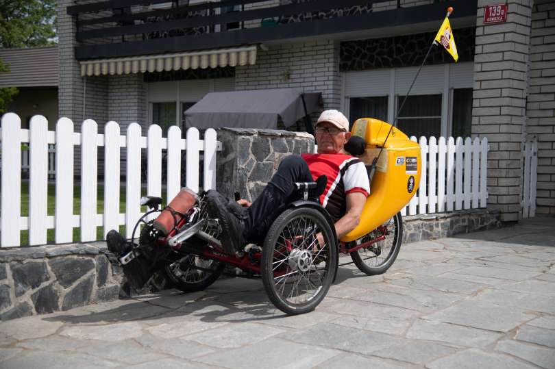 Ležeče kolo je bilo za Ivana, ki je na običajnem dirkalnem kolesu že čutil bolečine v rokah, pravo odkritje udobnega kolesarjenja. Foto Jure Kljajić