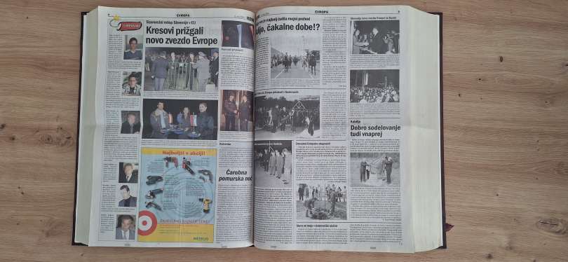 V četrtek, 6. maja 2004, smo slovesnemu vstopu Slovenije v EU, ki se je zgodil pet dni prej, v časopisu Vestnik s prispevki namenili dve strani.