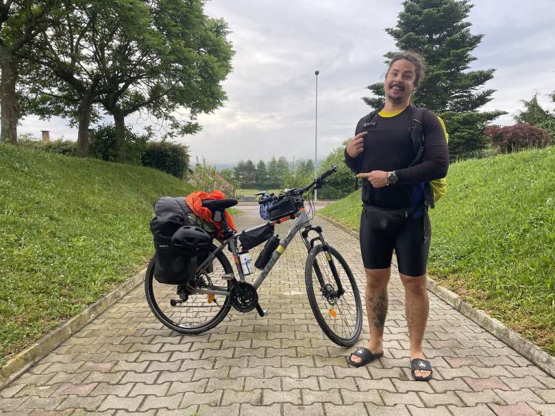 Prlek Kevin Lackovič se je tokrat s kolesom odpravil do Finske.