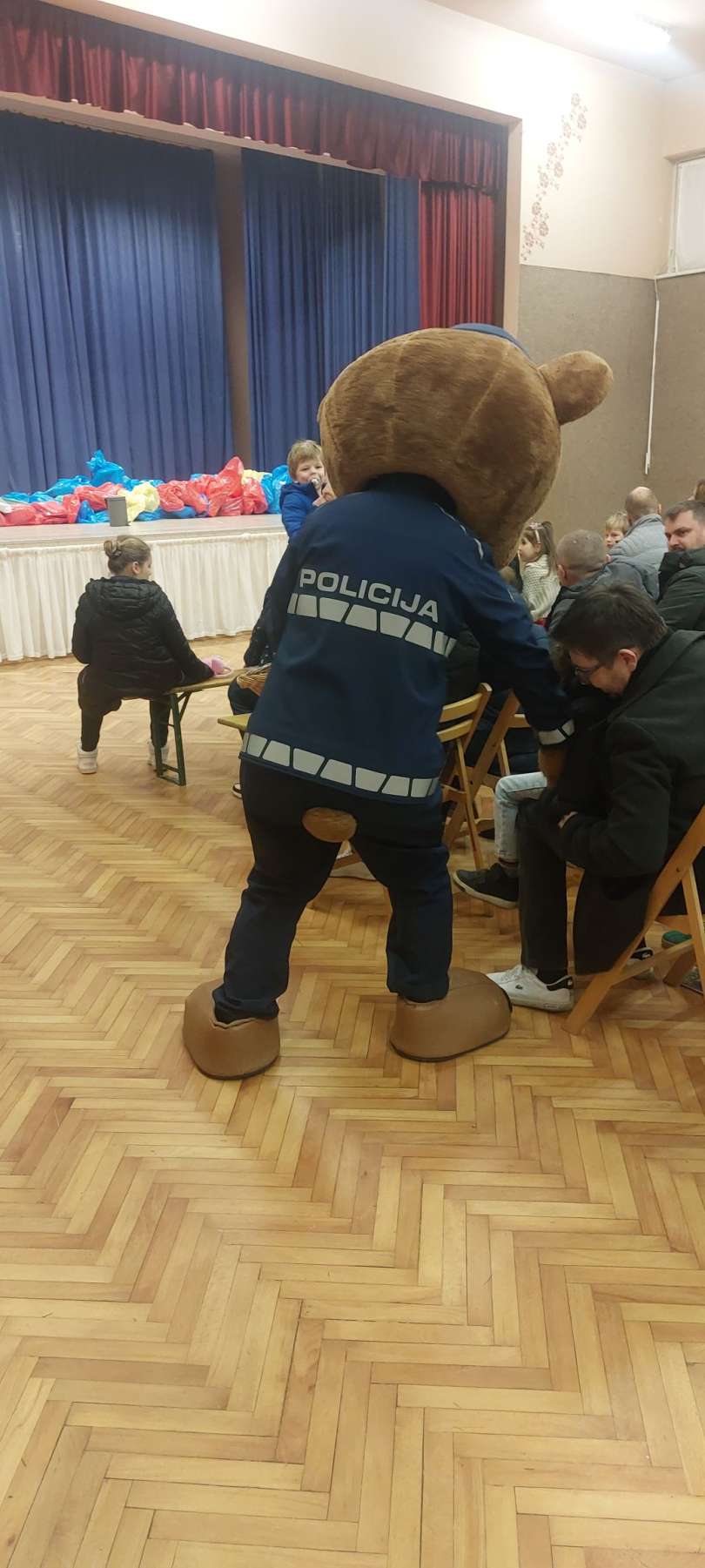 sindikat-policistov-slovenije, slovenska-policija, bozickova-karavana