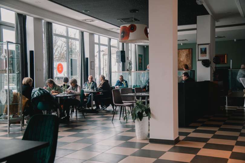 Nov bistro v prenovljenih prostorih nekdanje slaščičarne stavi predvsem na pice, postopoma pa bodo v ponudbo dodajali tudi druge kulinarične dobrote.