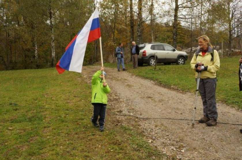 FOTO: Pohod v spomin na Belokranjsko četo
