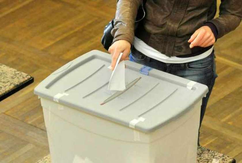 Predčasno na referendumu glasovalo več kot 84.000 volivcev