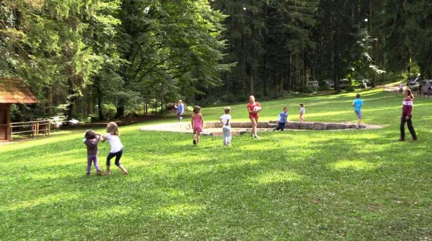 VIDEO: V Dolenjskih Toplicah poletni piknik družin Aninega sklada