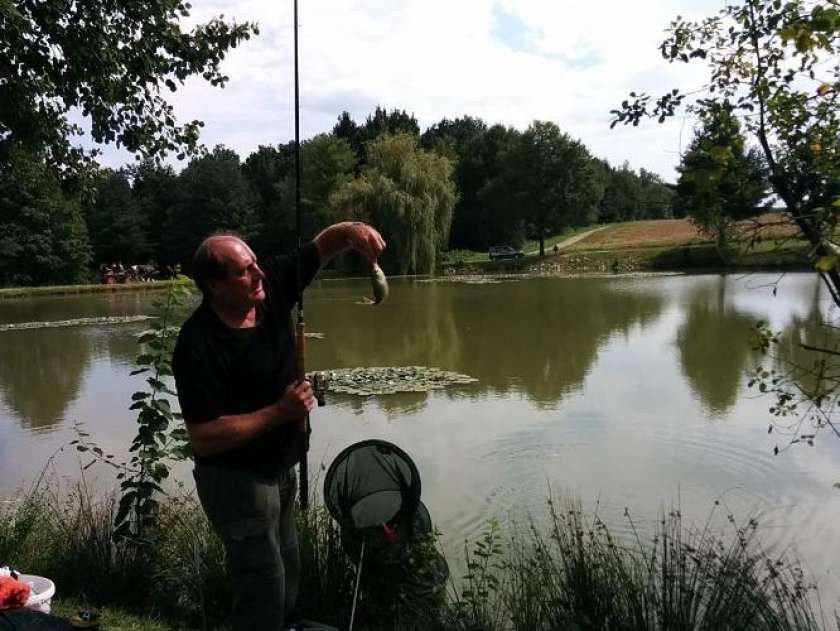 FOTO: V Metliki ribiško tekmovanje pobratenih občin 