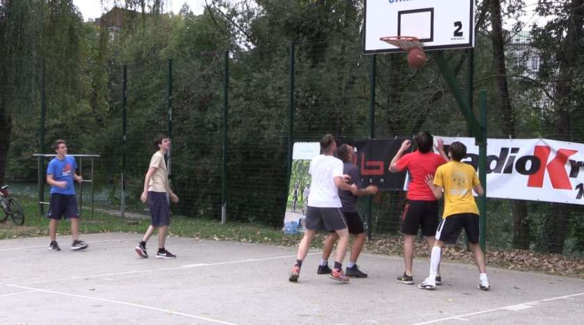 VIDEO &#38; FOTO: 3. Dobrodelni košarkarski turnir trojk
