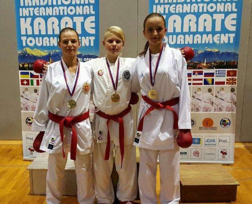 FOTO: Karate klub Brežice z novimi medaljami