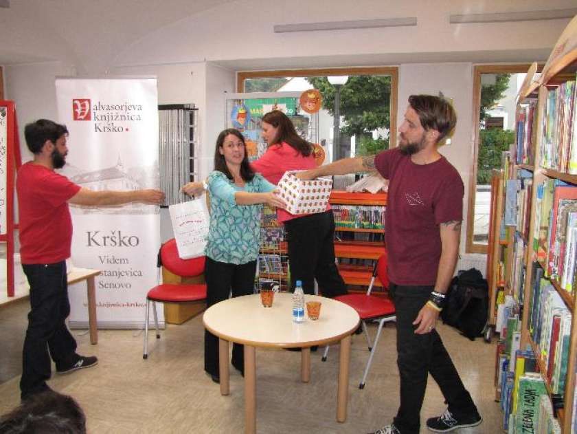 FOTO: Krška knjižnica že tretjič nagradila mlade carje