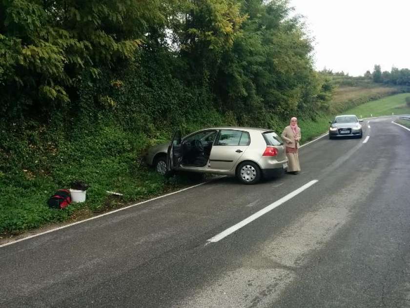 FOTO: Nesreča na cesti Hrast-Jugorje 