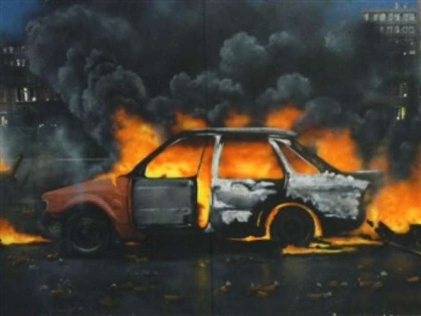 V Črmošnjicah zgorel avto