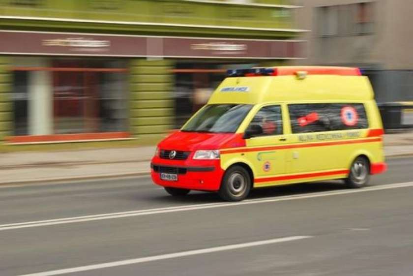 V prometni nesreči pri naselju Krka ena oseba umrla