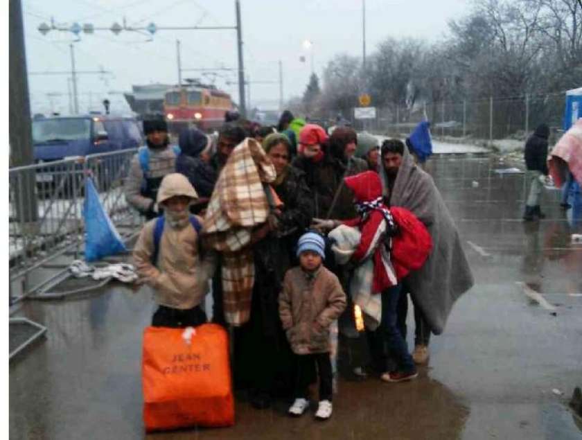 V 24 urah v Dobovi sprejeli skoraj 6300 migrantov