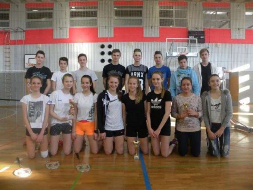 FOTO: Občinsko ekipno prvenstvo v badmintonu