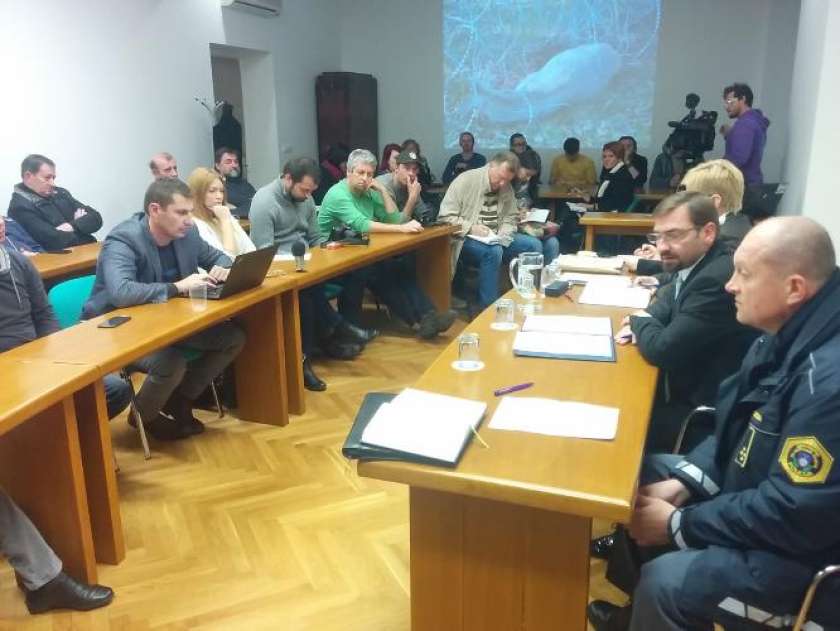 Foto:Tehnične ovire na Kolpi