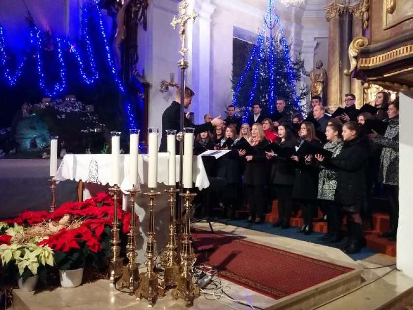 FOTO: Božični koncert v Semiču