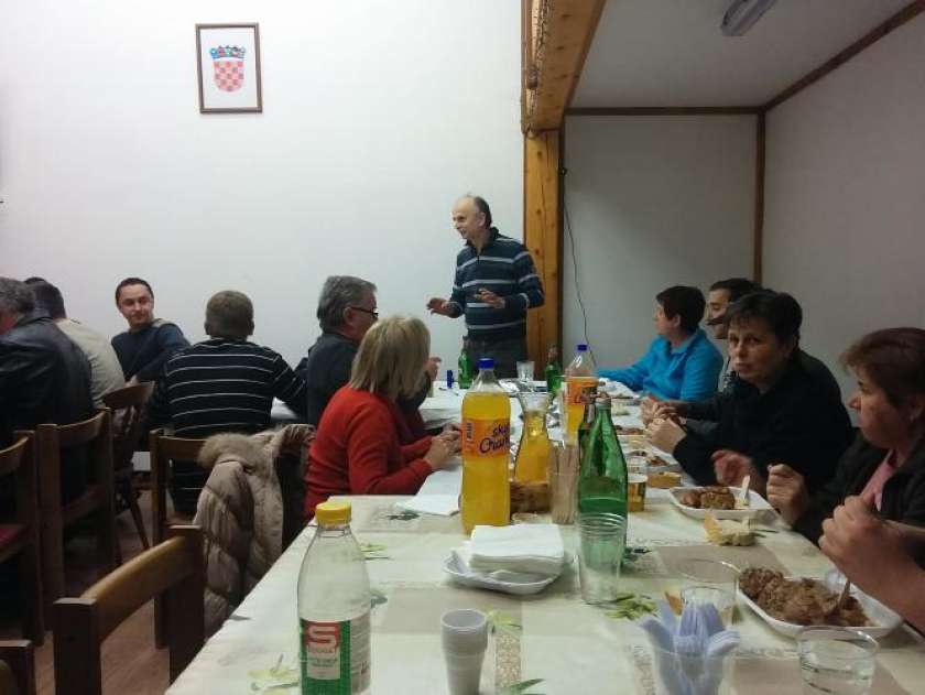 FOTO: Na Osojniku so se zbrali  prijatelji iz Slovenije in Hrvaške