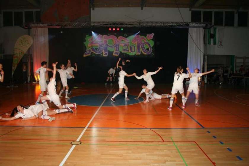 FOTO: Plesni spektakel v Črnomlju