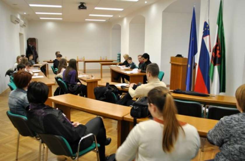 FOTO: Otroški parlament v Črnomlju