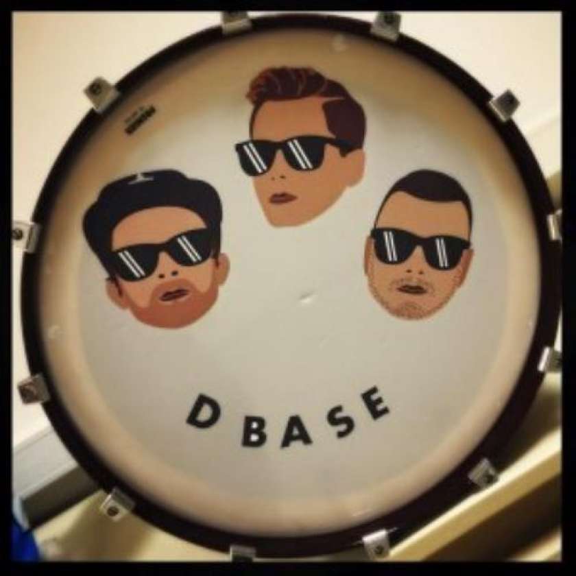 HIT DNEVA: D BASE  navdušujejo s skladbo ‘Spet živ’