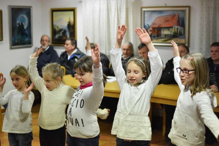 FOTO: Rojaki počastili Jurčiča na Muljavi