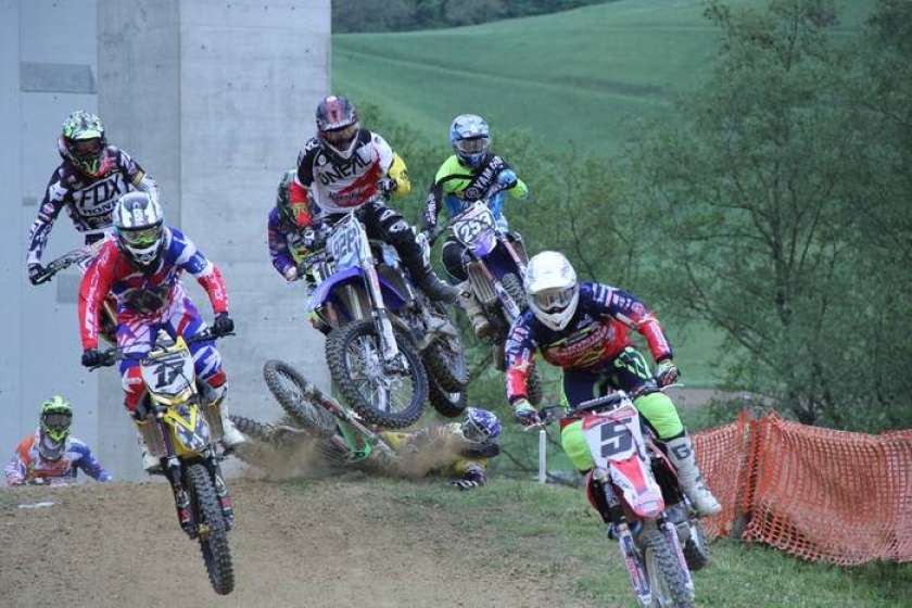 FOTO: Gajser suvereno tudi pod viaduktom Škedenj