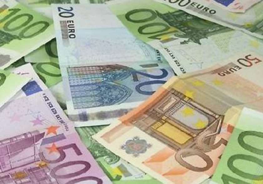  Lažna policista na Hrvaškem vozniku odvzela 100.000 evrov