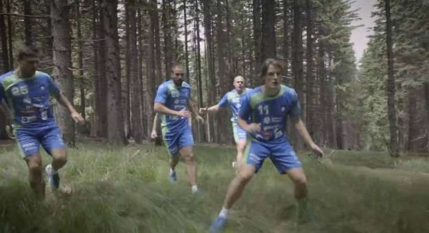 VIDEO: &#39;Nadigrali&#39; gozdne divjake