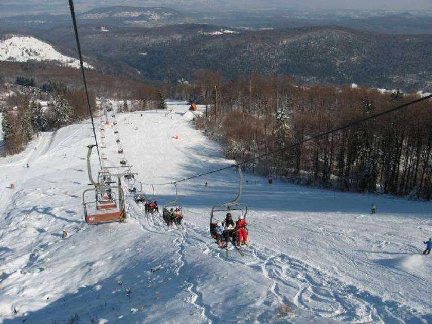 FOTO: Smučišče na Gačah naj bi bilo do novega leta vnovič nared