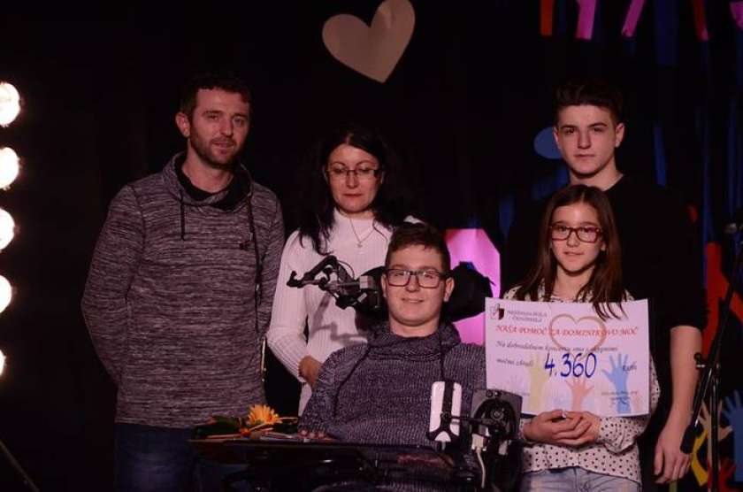 FOTO: Za Dominika zbrali 4.360 evrov