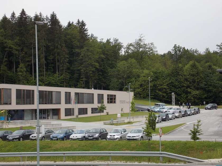 AVDIO: Mirnopeška športna dvorana pod streho