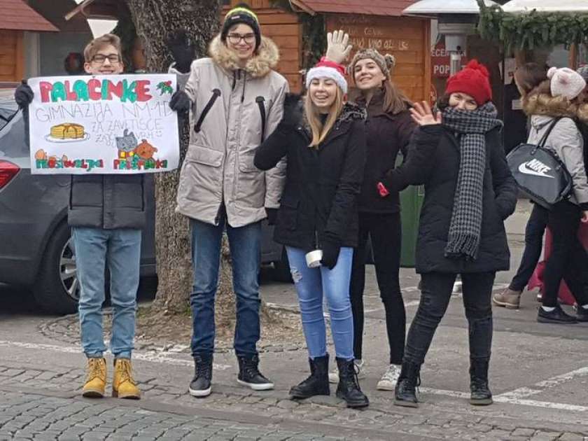 F: Dobrodelnost dijakov Gimnazije Novo mesto 