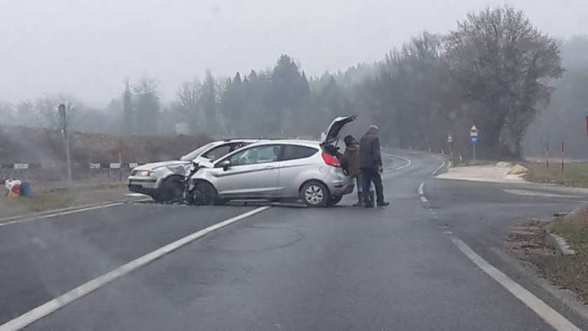 Prometna nesreča na Otočcu