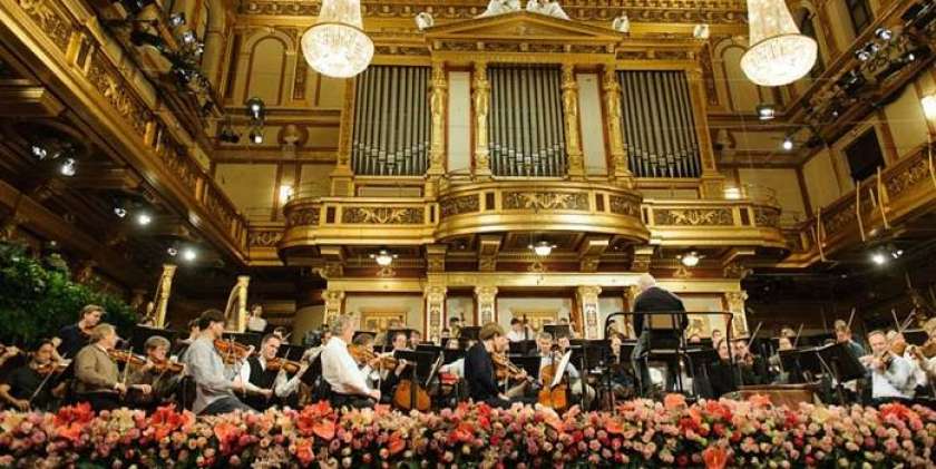 Dunajski filharmoniki bodo voščili svetu pod taktirko Gustava Dudamela