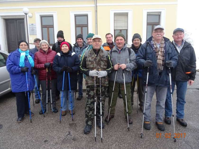 FOTO: Upokojenci kljubovali poledici