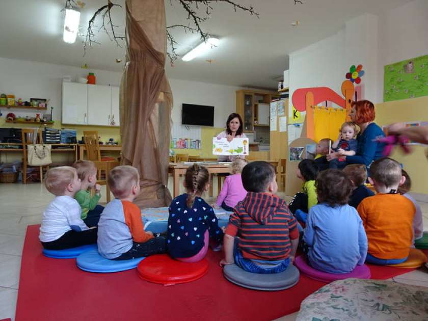 Cepetavčki s pravljicami v mesecu kulture