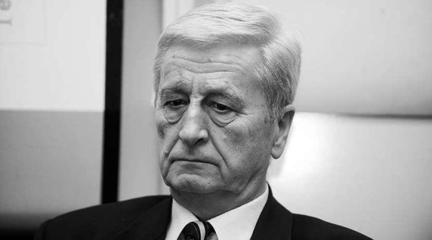 Minuta molka pred nogometnim derbijem
