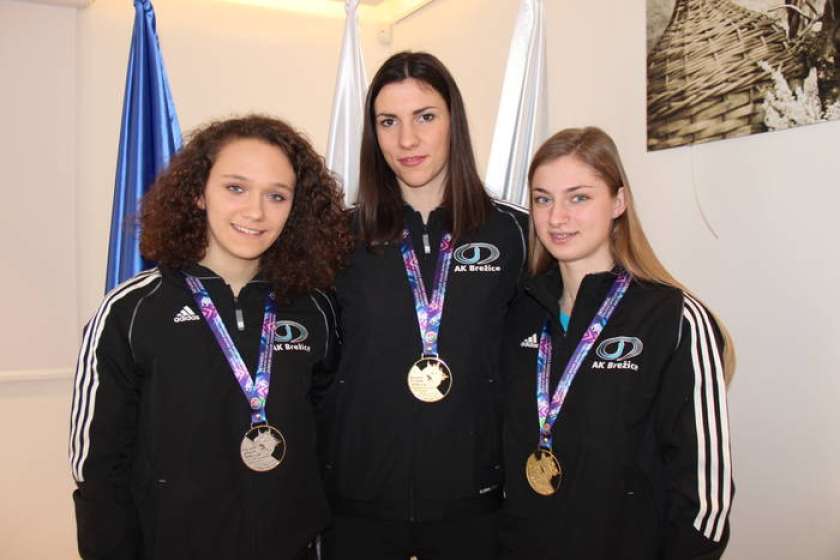 Avdio: Brežiški župan čestital atletinjam