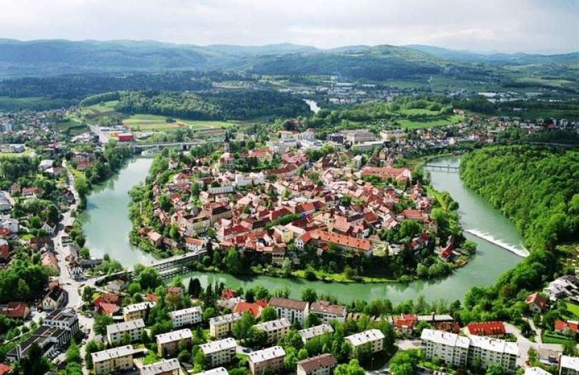 Anketa: Za park pred KC Janeza Trdine