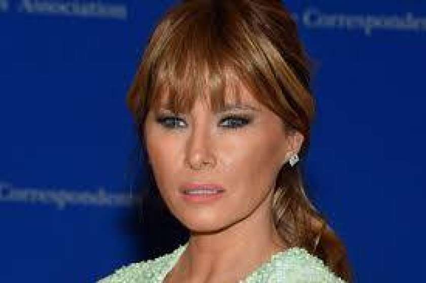 VIDEO: Melanija brala mladim bolnikom 