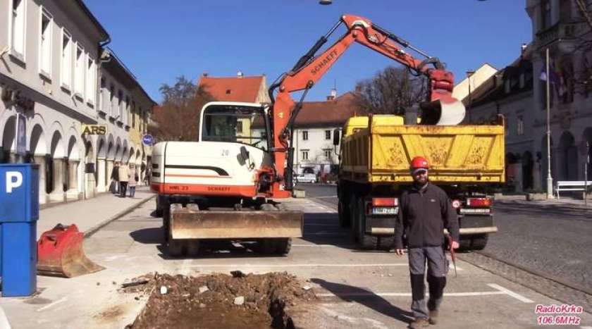 VIDEO: Z arheološkimi izkopavanji začetek obnove novomeškega jedra