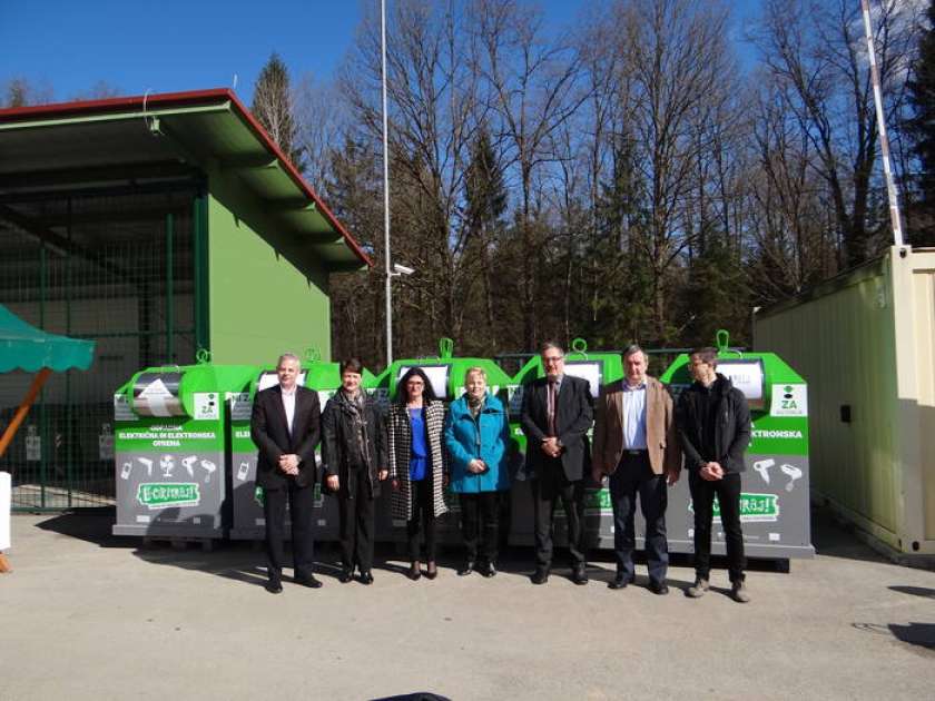 FOTO: Zbiralniki za e-odpadke postavljeni tudi v Beli krajini