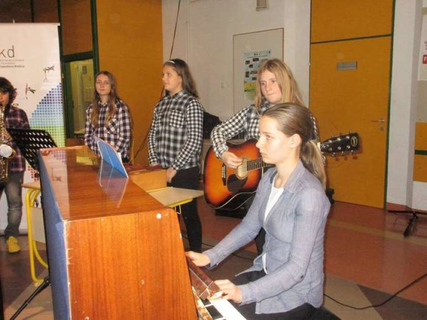 FOTO: Območna revija otroških pevskih zborov