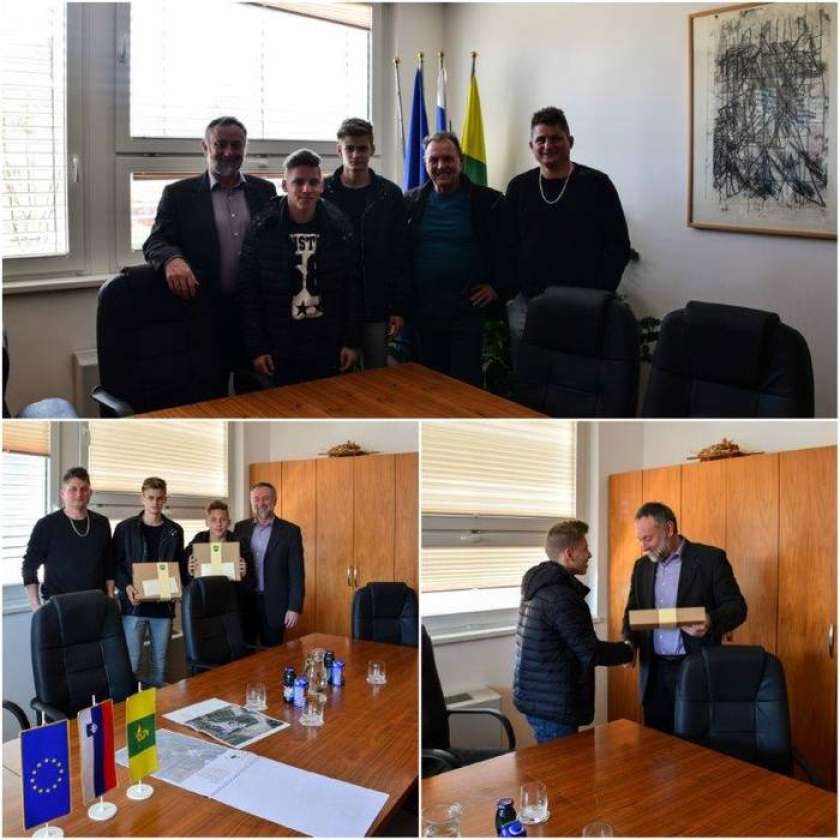 Sprejem nogometašev Domna Žura in Blaža Stoparja