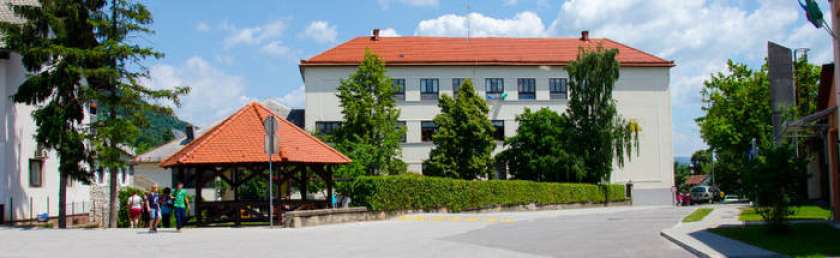 V Semiču gradnja povezovalne ceste pri osnovni šoli