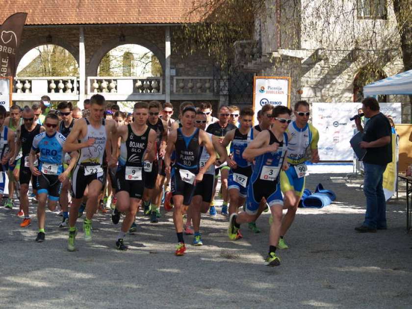 Planko in Hočevarjeva državna prvaka v sprint duatlonu v Ribnici