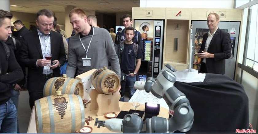 VIDEO: Na novomeškem šolskem centru Dan robotike