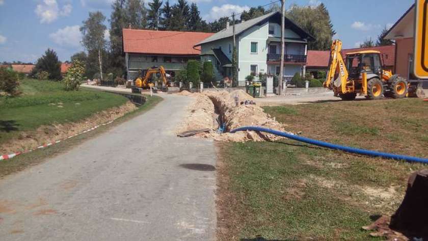 AVDIO: Občini Šentjernej se obeta dobre 3 km novega vodovoda