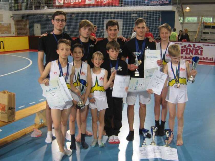 FOTO: Gimnastično društvo Novo mesto s presežki na tekmovanju v akrobatiki